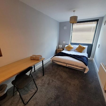 Lesley Court- A Lovely Spacious 2 Bedroom Apartment By Catchpole Stays Chelmsford Exteriér fotografie