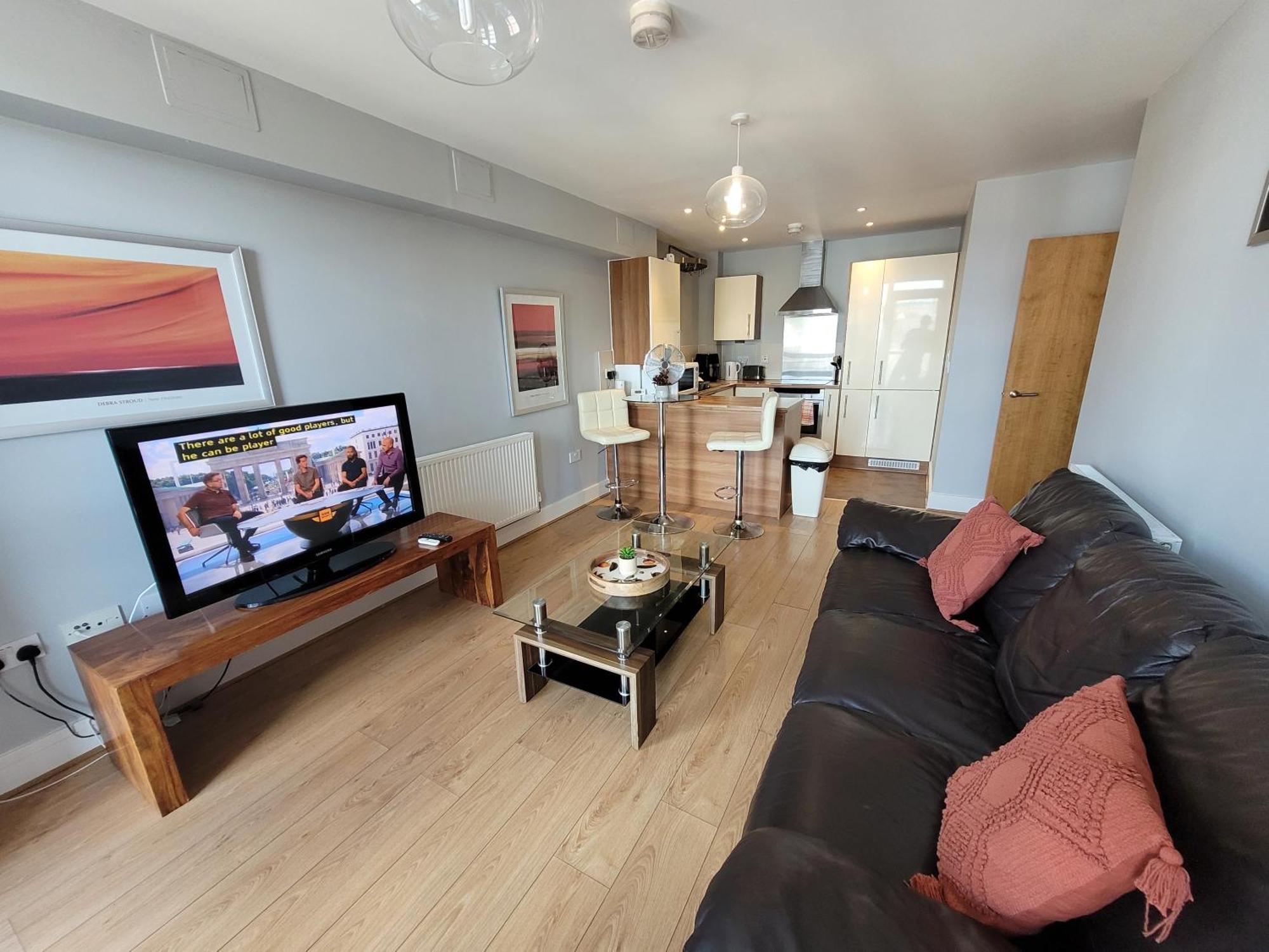 Lesley Court- A Lovely Spacious 2 Bedroom Apartment By Catchpole Stays Chelmsford Exteriér fotografie